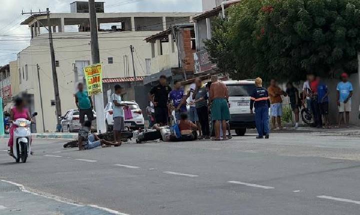 Colisão entre motos deixa três feridos em Barrocas