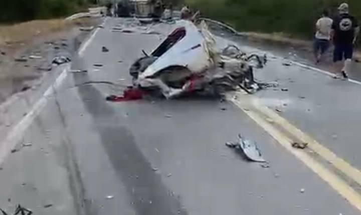 Grave acidente envolvendo caminhão e van é registrado na BR-116 Norte