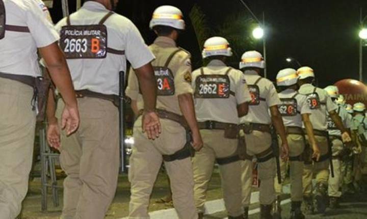 Homem é conduzido à Delegacia após flagra com arma dentro de imóvel no circuito da Micareta de Serrinha