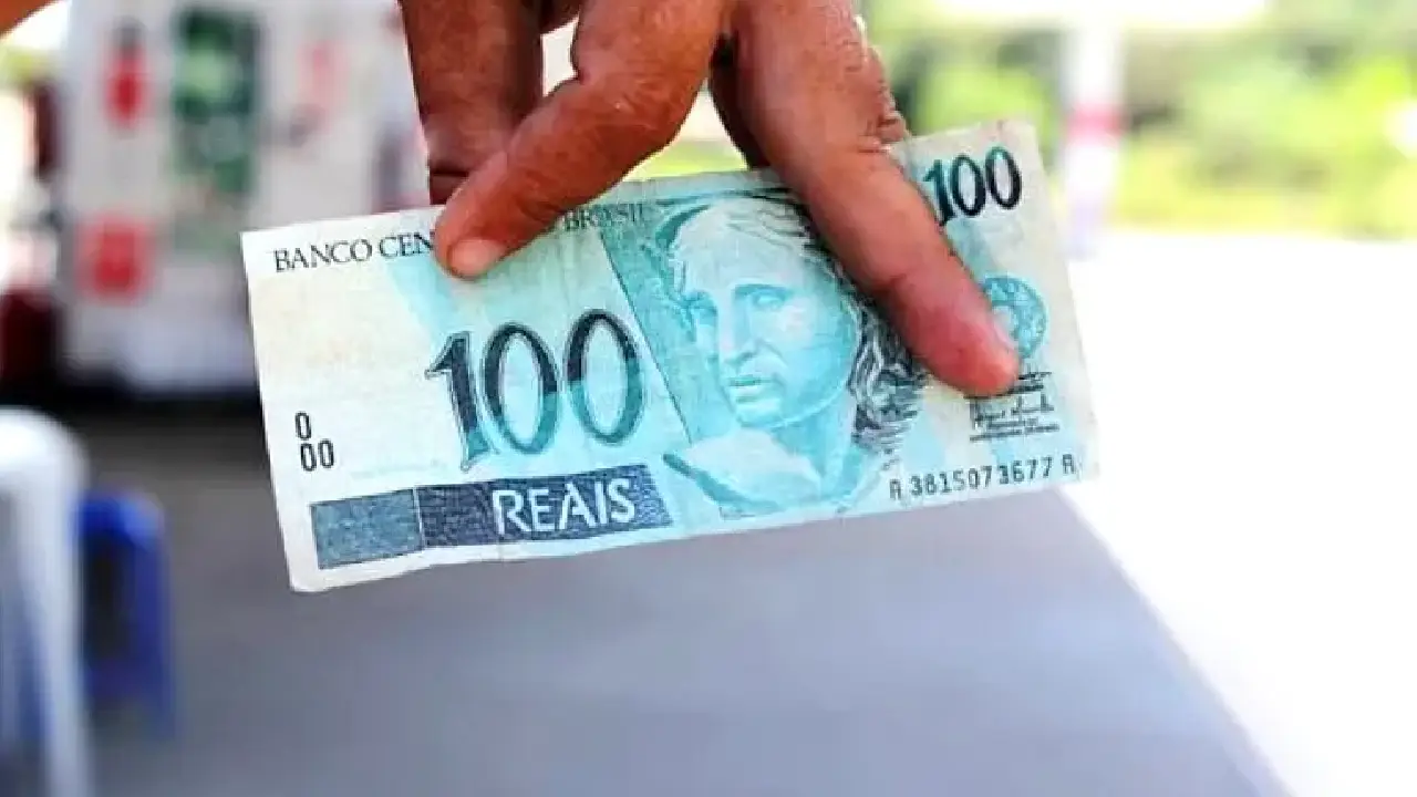 Homem é conduzido à Delegacia após suspeita de uso de cédulas falsas em comércio de Serrinha