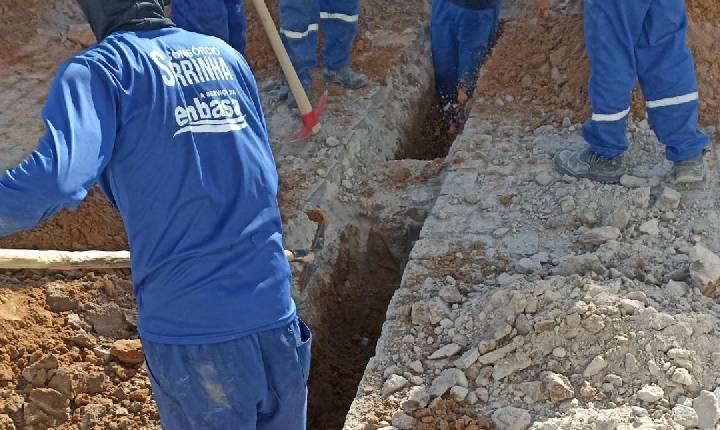 Homem é denunciado por ameaçar trabalhadores da Embasa durante serviço em Serrinha