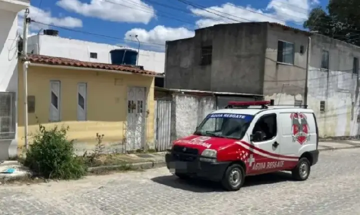 Idosa é encontrada debilitada e pedindo socorro dentro de casa em Conceição do Coité