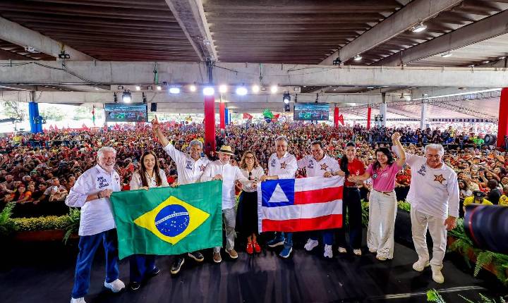 Jerônimo tem candidatura à reeleição homologada em convenção com presença de Lula e milhares de apoiadores