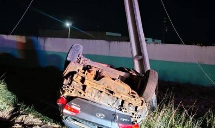 Motorista morre após perder controle de carro e capotar na BA-233, em Biritinga