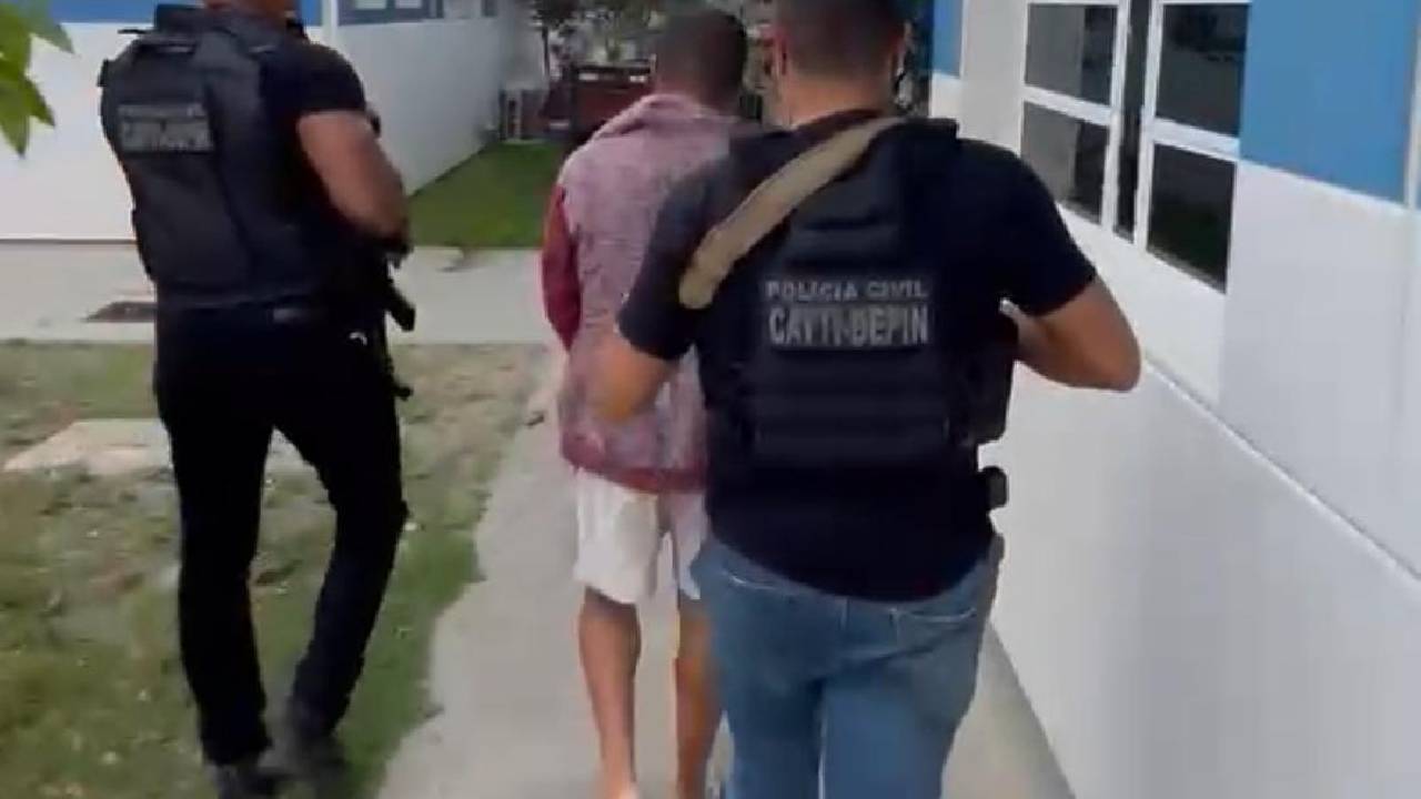 Polícia Civil cumpre mandado e prende foragido por descumprimento de medida protetiva em Biritinga