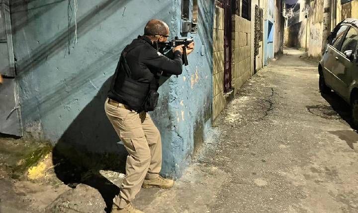 Polícia prende 51 pessoas na Bahia em operação de combate a crimes contra crianças; Serrinha está entre as cidades alcançadas