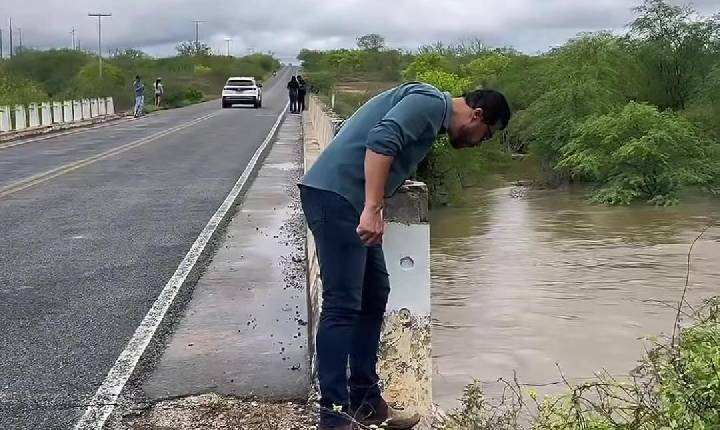 Prefeito na região do sisal alerta para buraco em ponte e pede atenção de motoristas na BA-120
