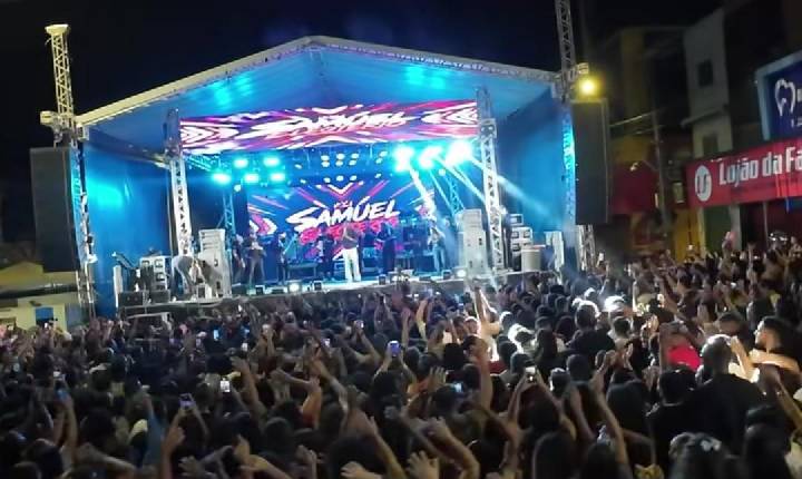 Primeira noite do Louva Serrinha reúne milhares de pessoas na Praça Luiz Nogueira