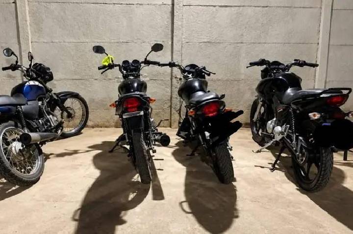 Quatro motocicletas são apreendidas após abordagem do Pelotão Carcará em Serrinha
