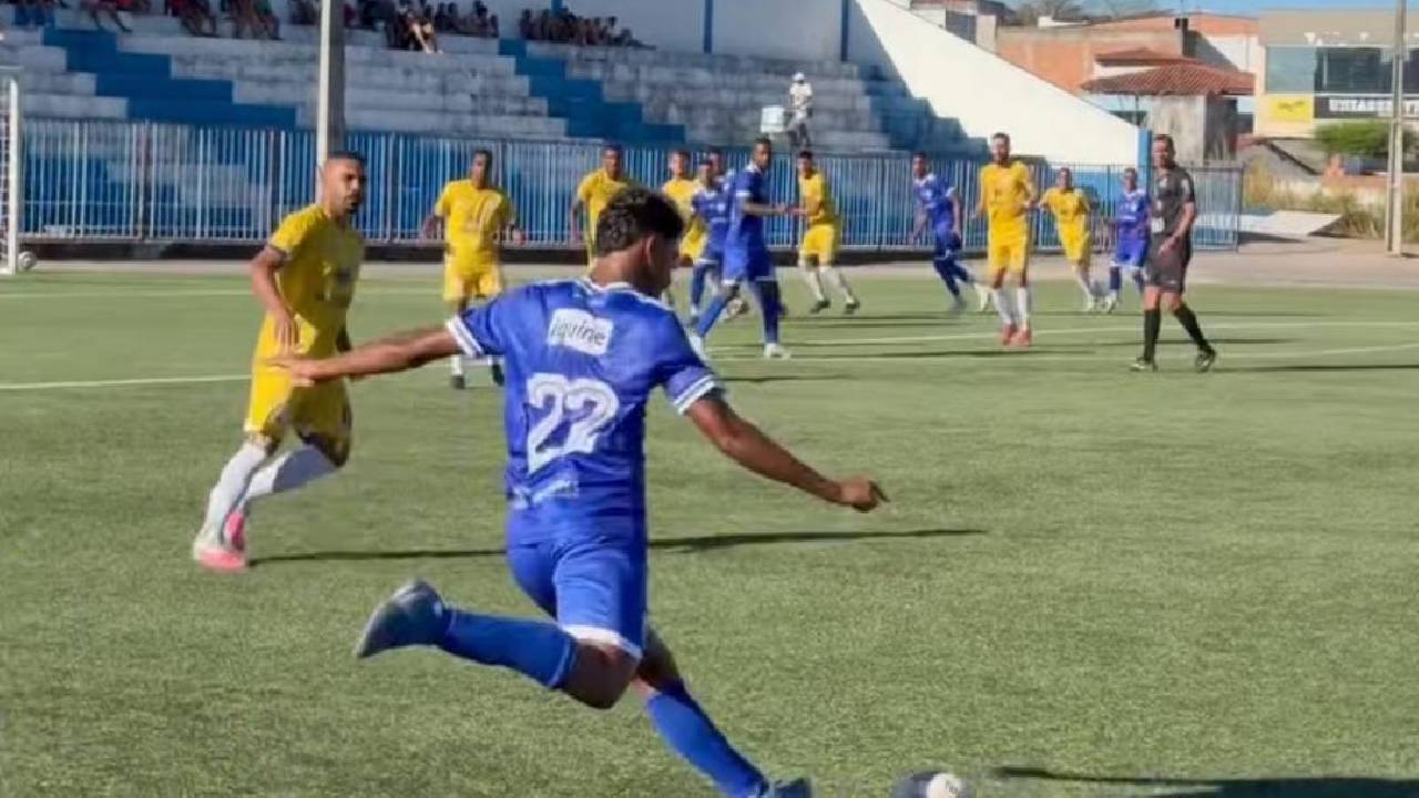 Serrinha sofre virada no segundo tempo e perde para Barrocas no Intermunicipal