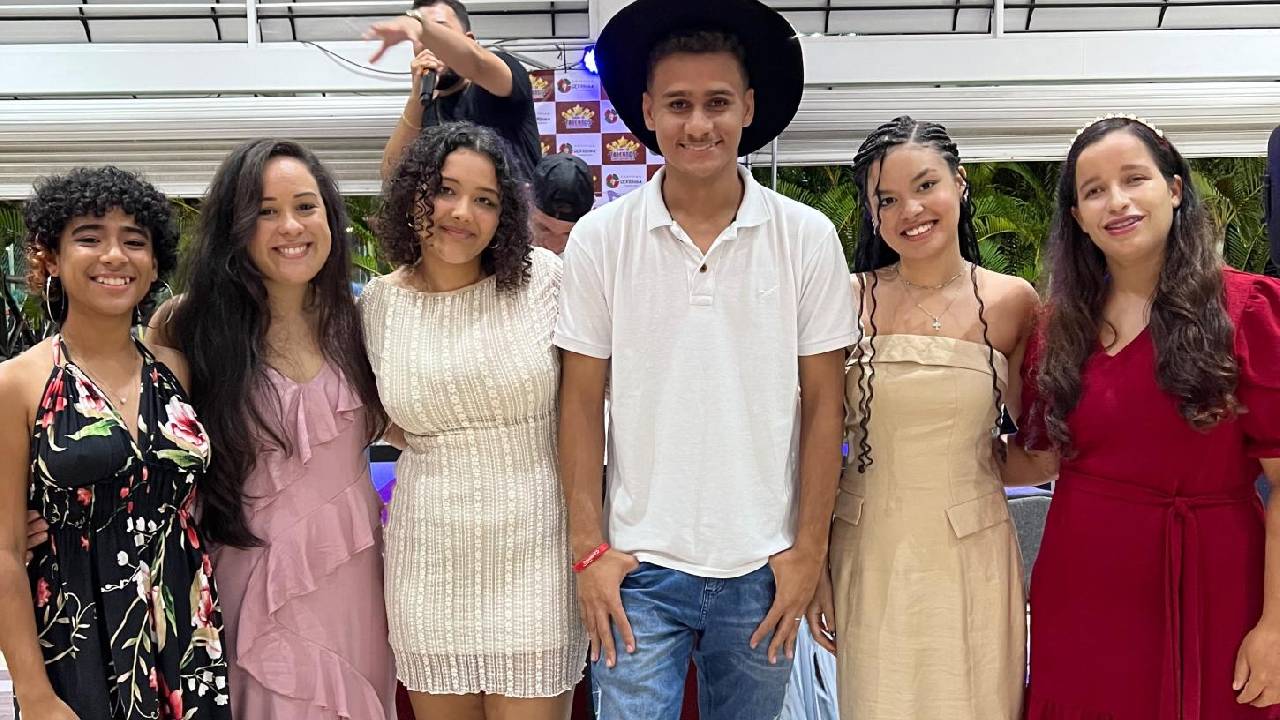 Show de Talentos Shopping Serrinha 2026 começa neste domingo e promete emocionar o público com apresentações imperdíveis