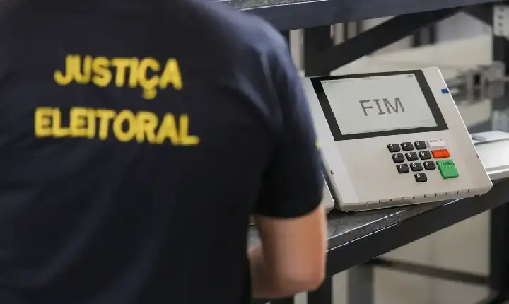 Trabalhadores relatam demissões e ameaças por votar em Lula; assédio eleitoral pode gerar punições