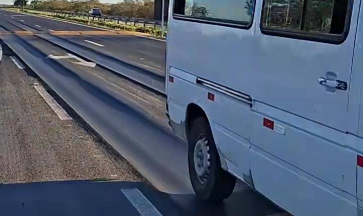 Trecho da BR-116 Norte recém-inaugurado em Serrinha apresenta afundamento da pista