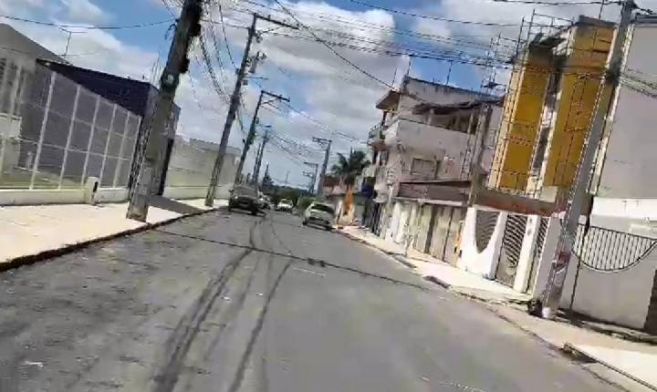Vereador Gilberto Carvalho agradece pavimentação asfáltica da Rua Álvaro Augusto, em Serrinha: 