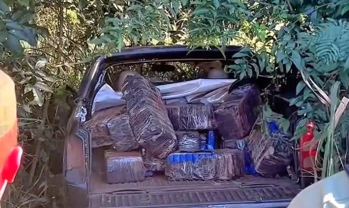 Vídeo: fuga no estilo GTA termina com apreensão de quase meia tonelada de maconha e veículo apreendido
