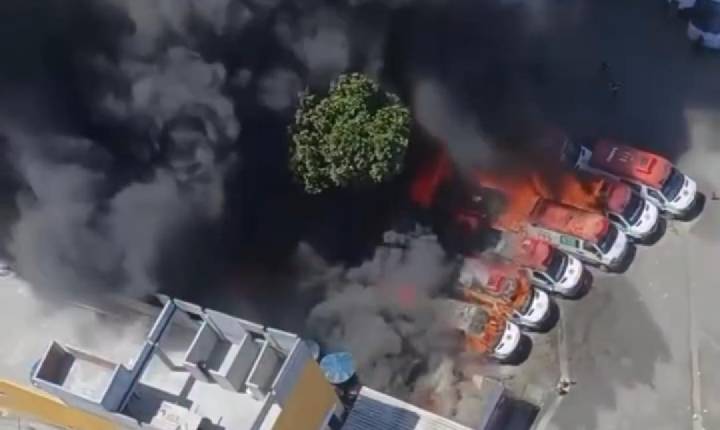 Vídeo: incêndio atinge área de ambulâncias do Samu em Salvador; Há suspeita de ação criminosa