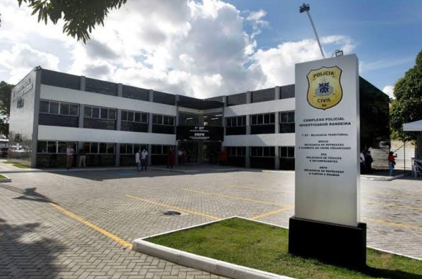 Homem com mandado de prisão em aberto é preso ao tentar registrar ocorrência na Bahia 