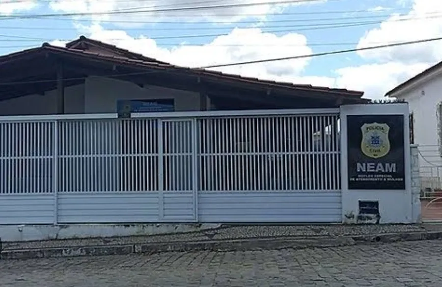 Homem é conduzido à delegacia após denúncia de ameaças a ex-companheira em Serrinha