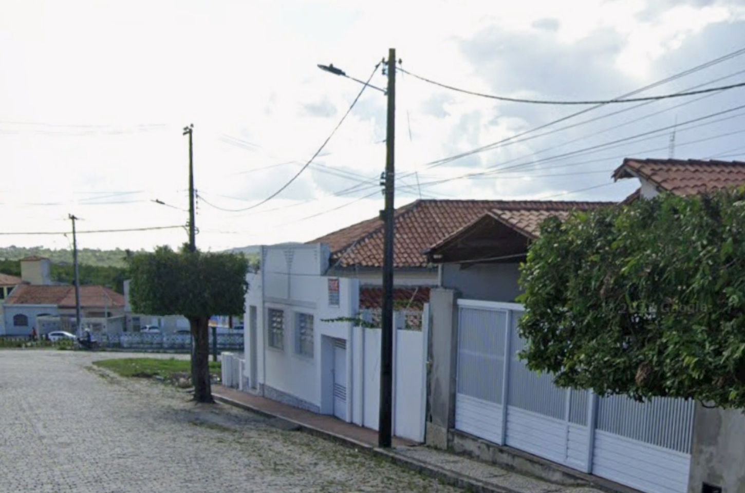 Homem preso por ameaçar ex-companheira foge de unidade policial em Serrinha