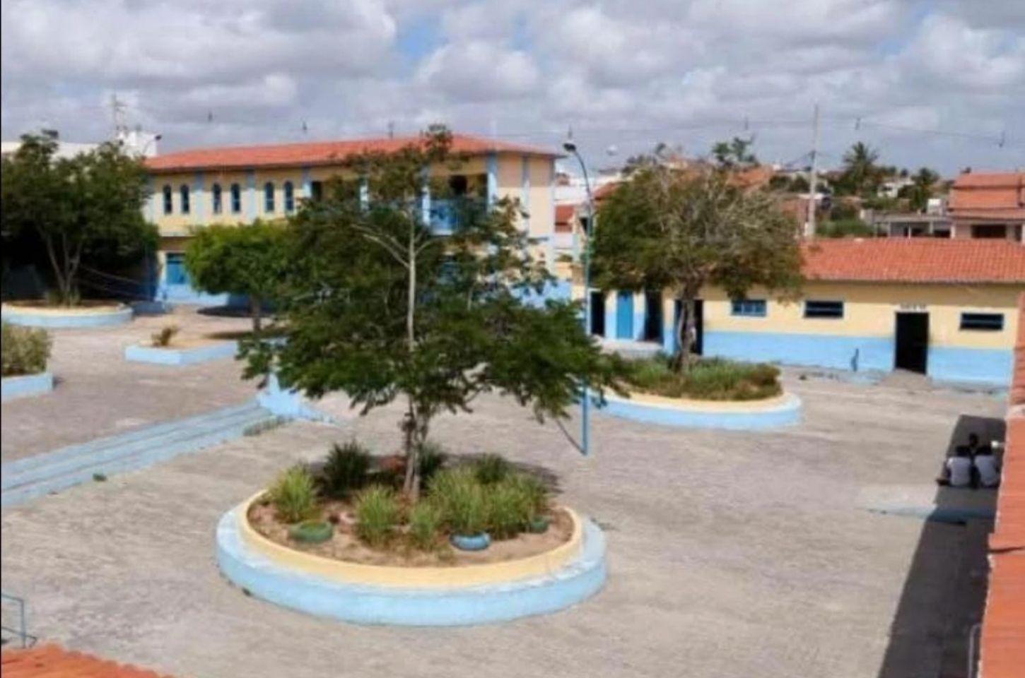 Início do ano letivo no Colégio Municipal de Barrocas é adiado; Confira 