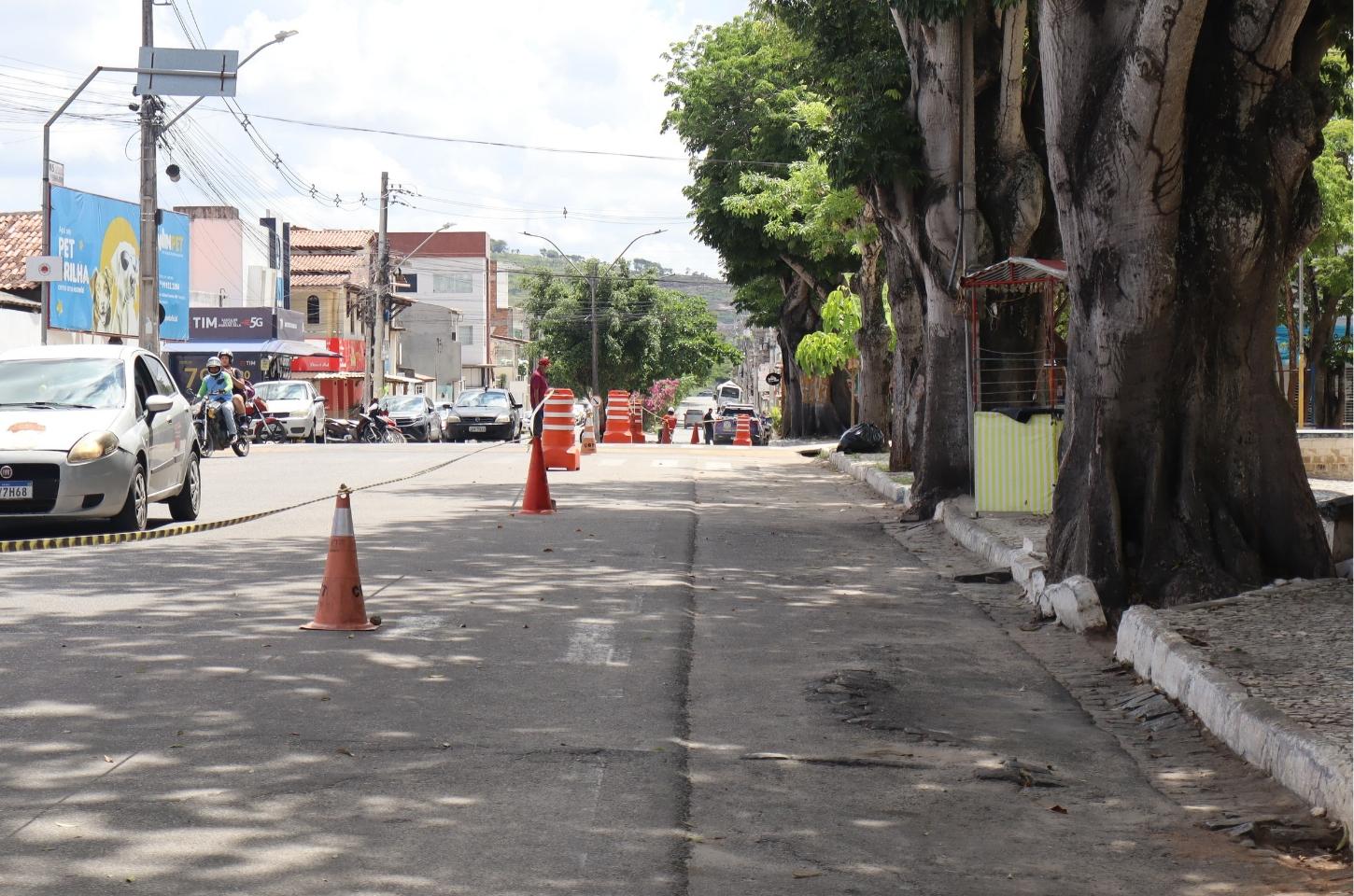Intervenções pontuais no entorno da praça Morena Bela são iniciadas pela CGTT 