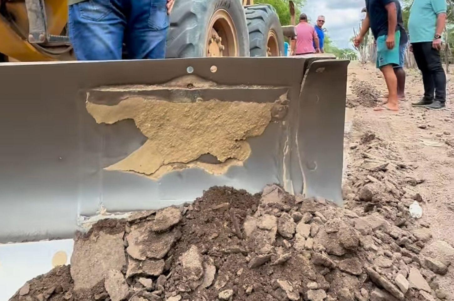 Nova obra de pavimentação da sede a zona rural é iniciada em Barrocas