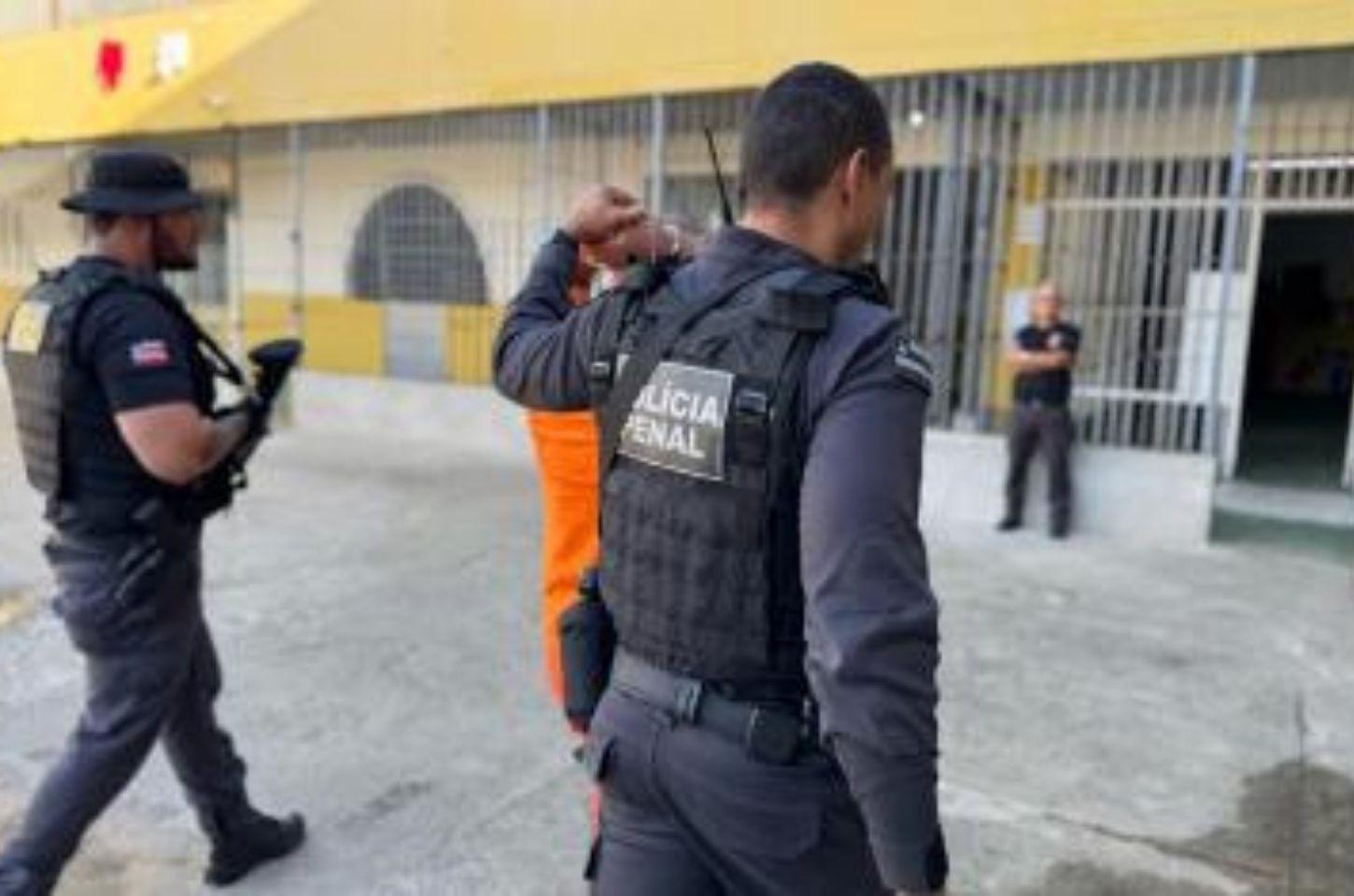 Presos envolvidos em crimes violentos são transferidos para o Presídio de Serrinha