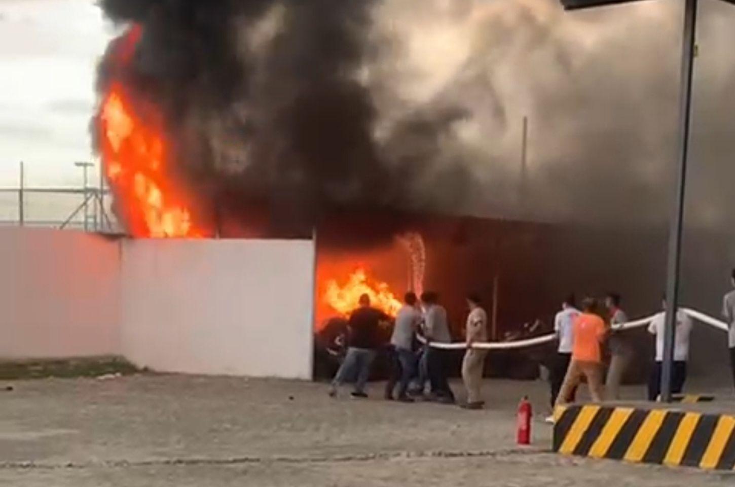 Incêndio atinge setor de descarte na fábrica de Serrinha
