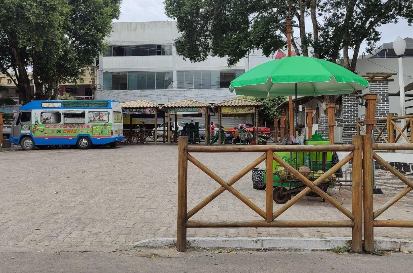 Secretário de Meio Ambiente de Serrinha analisa mudança de ambulantes para Praça Luiz Nogueira