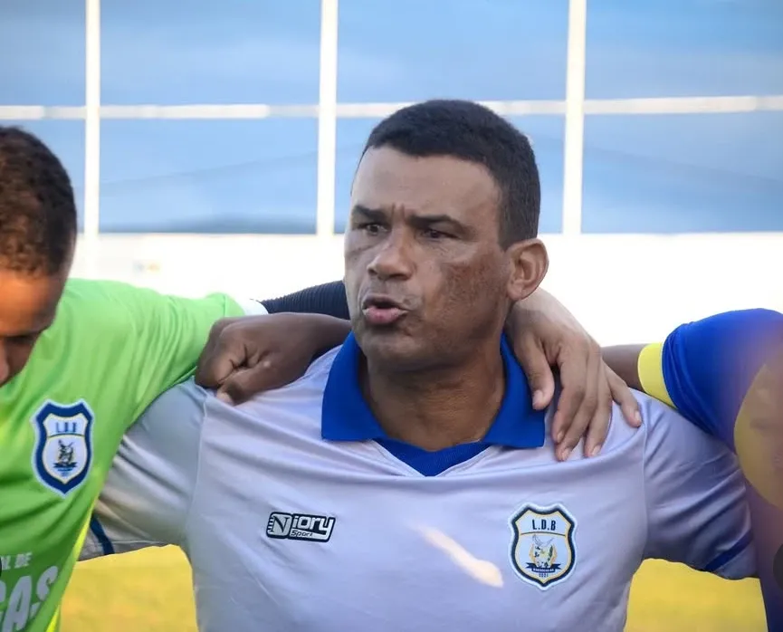 Seleção de Barrocas anuncia permanência do treinador Maurício Gum