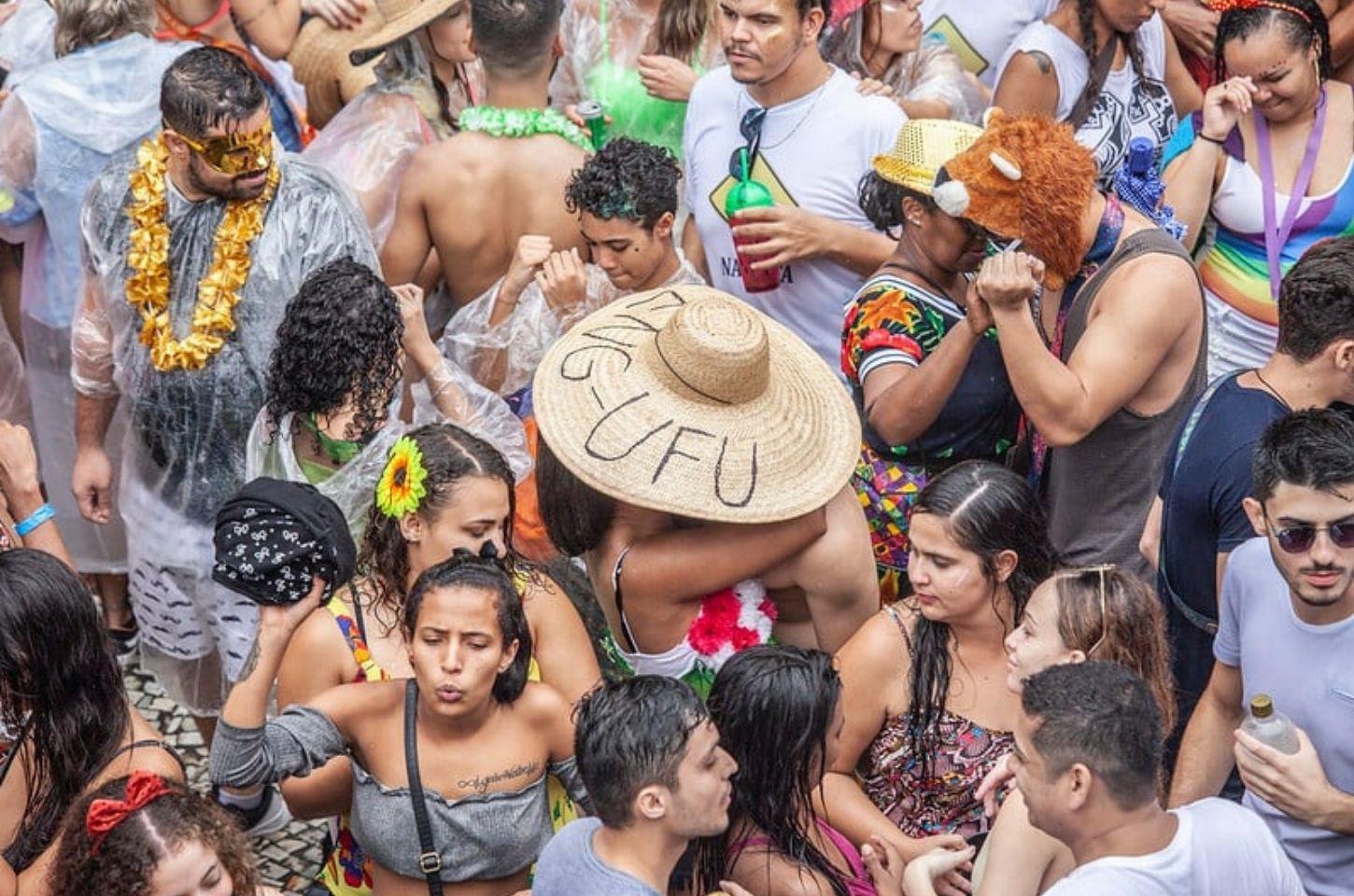 Beijo de Carnaval: Alegria ou Risco à Saúde?  