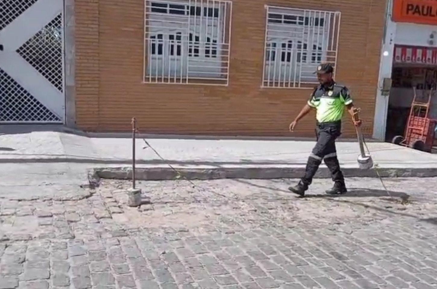 Fiscalização da CGTT remove obstáculos em vias públicas em Serrinha