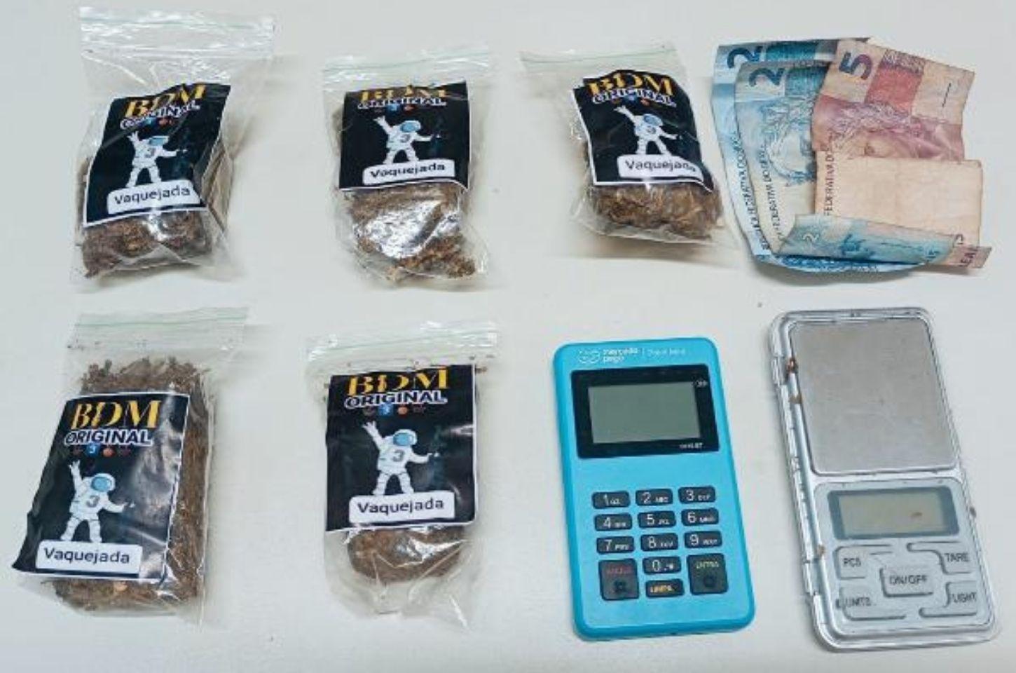 Mulher é detida com drogas e material do tráfico em Serrinha