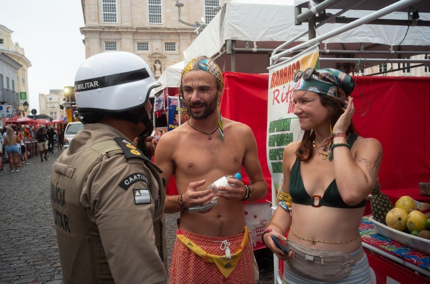 Policiamento bilíngue reforça segurança no Carnaval de Salvador