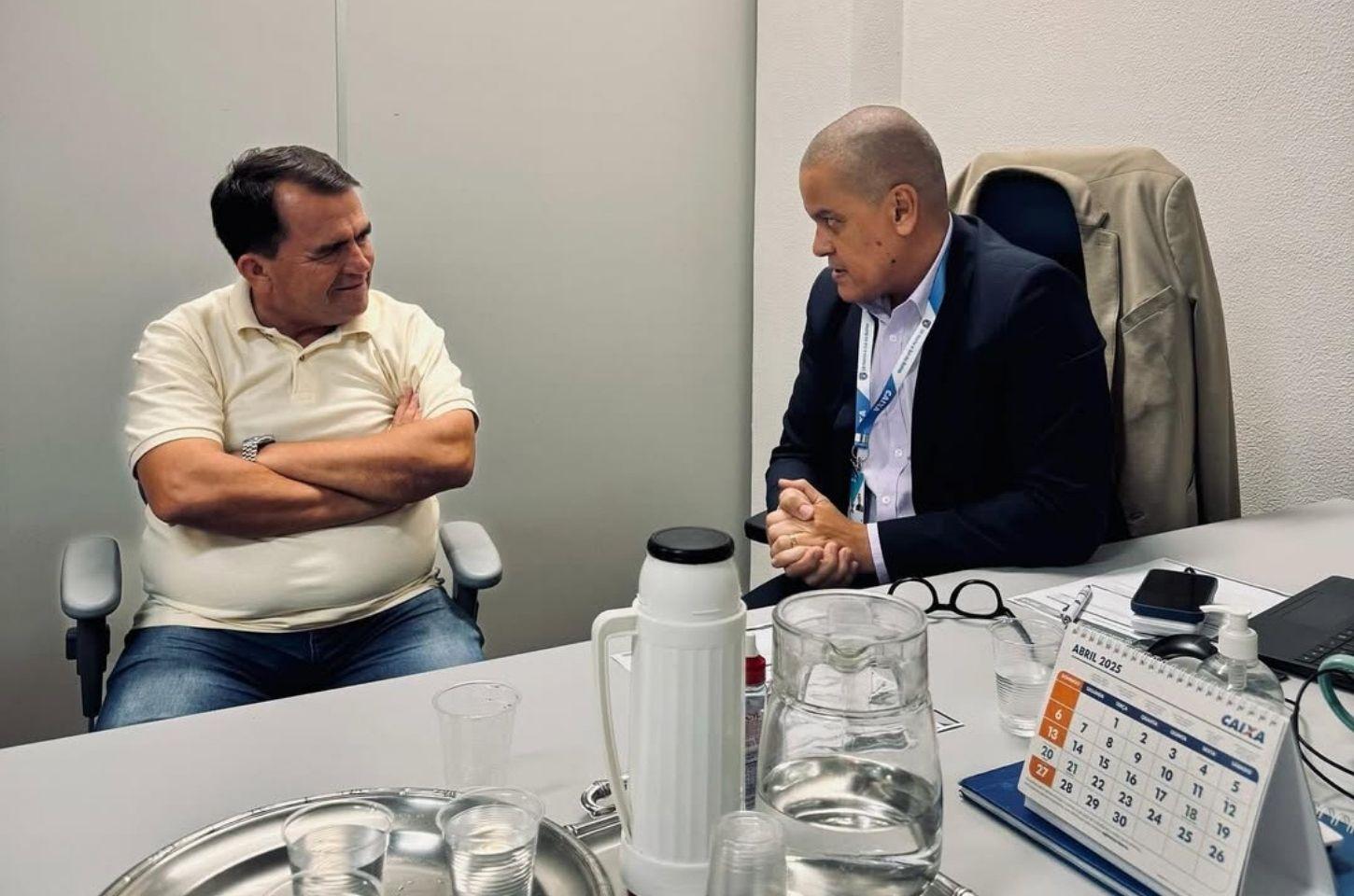 Prefeito de Barrocas busca instalação de agência da Caixa no município