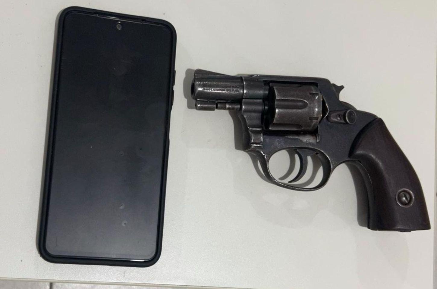 Troca de tiros termina com jovem morto após assalto em Teofilândia