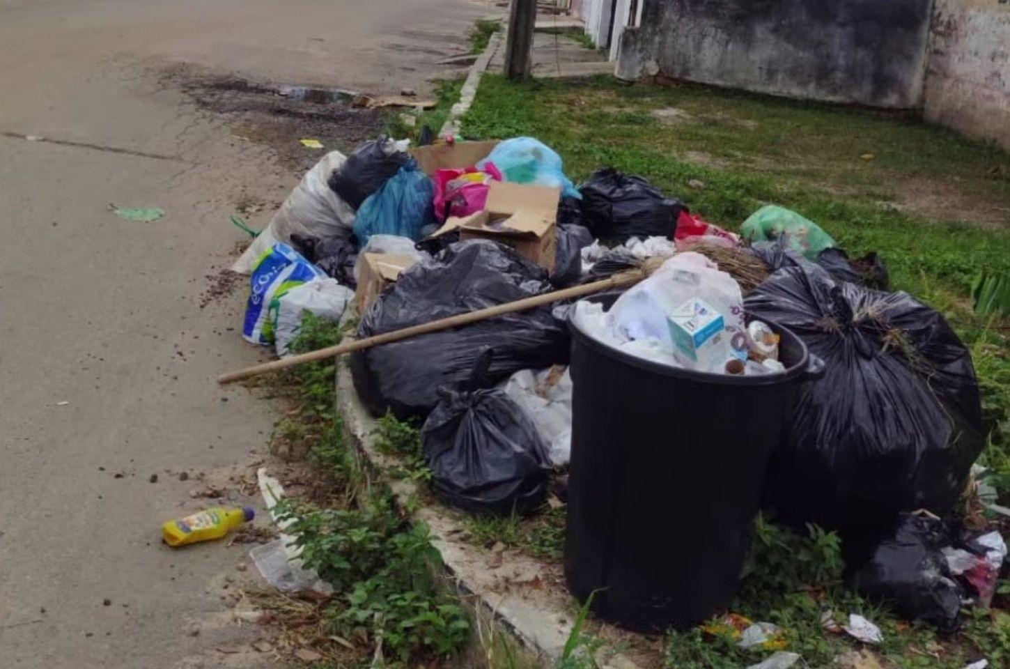 Vereadora Cleide do Murici cobra explicações sobre acúmulo de lixo em Serrinha