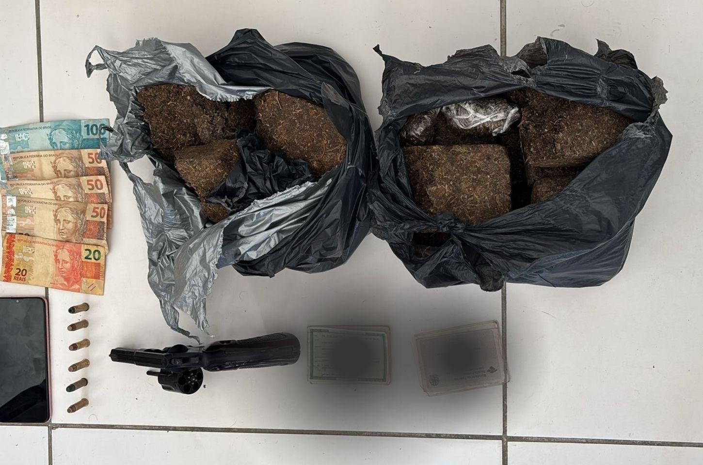 Homem é detido em Serrinha após operação da PM contra o tráfico de drogas