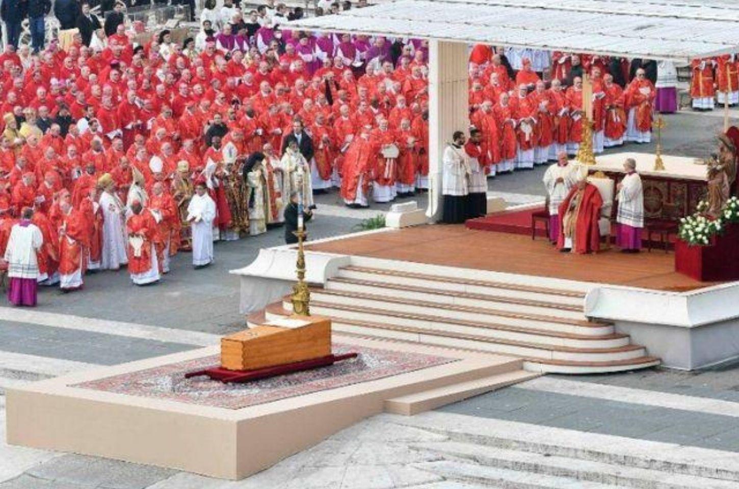 Velório de um Papa: Vaticano vive rituais solenes após a morte de Francisco