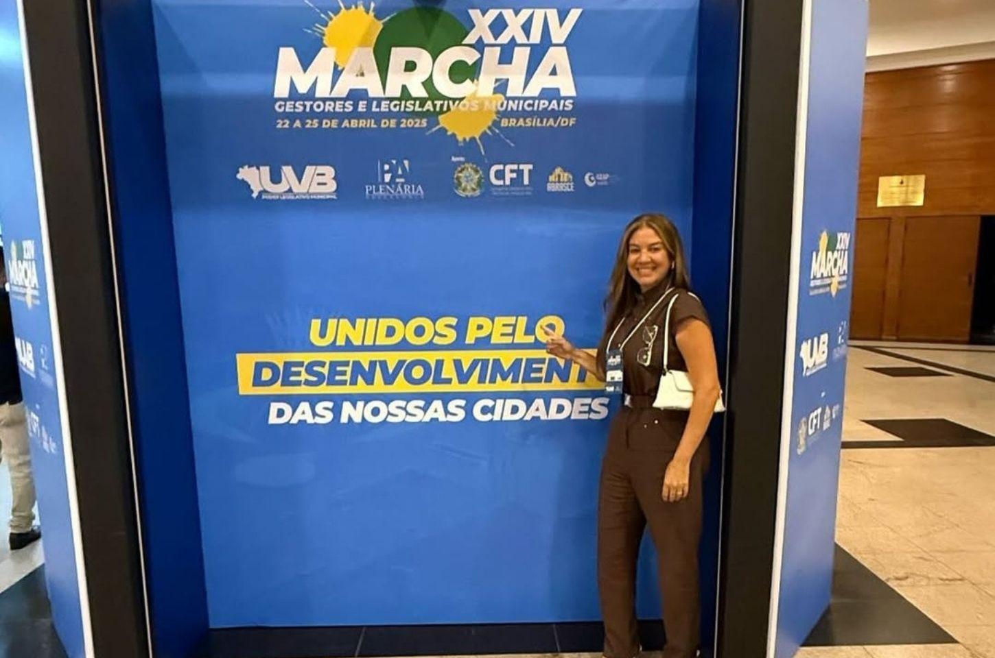 Vereadora Edylene Ferreira acompanha Marcha dos Legislativos Municipais em Brasília