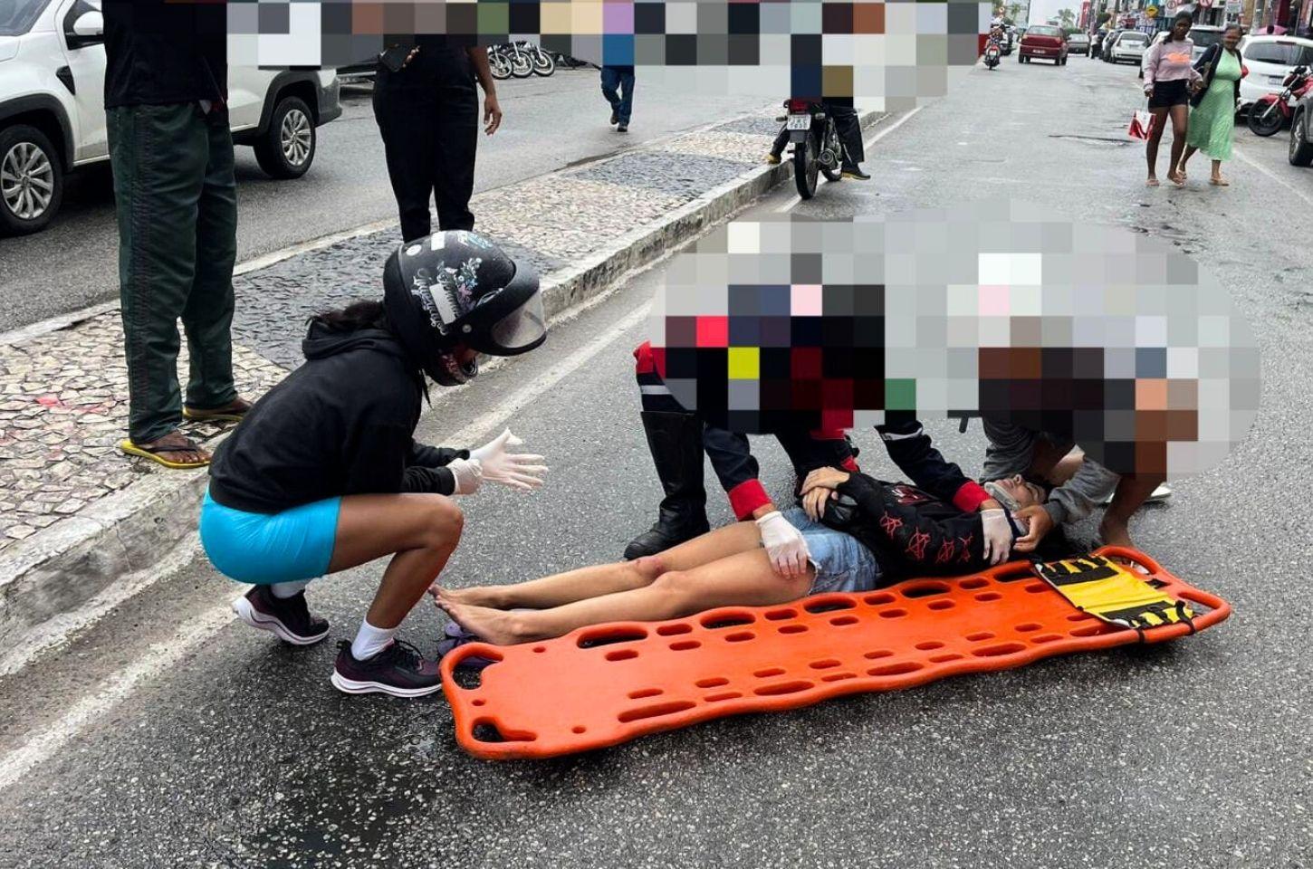 Colisão entre moto e pedestre deixa dois feridos no centro de Coité