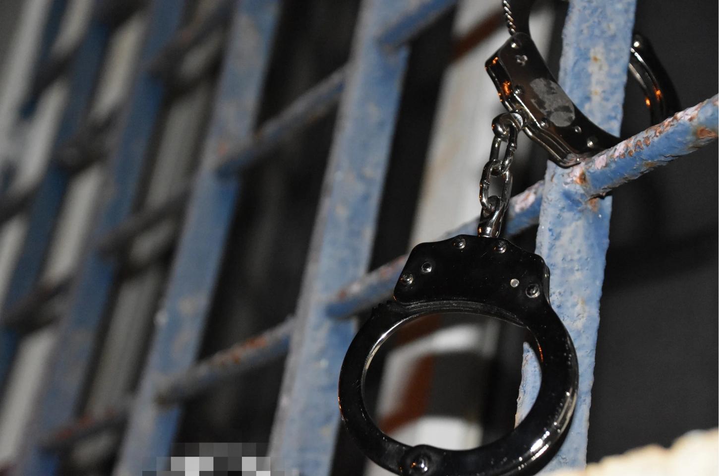 Homem é detido após perseguição policial e apreensão de droga na BR-116 Norte em Serrinha