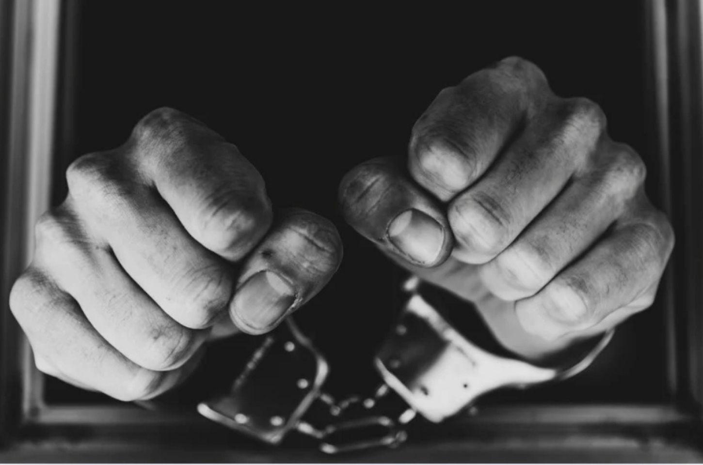 Homem é flagrado com droga durante abordagem policial em Teofilândia