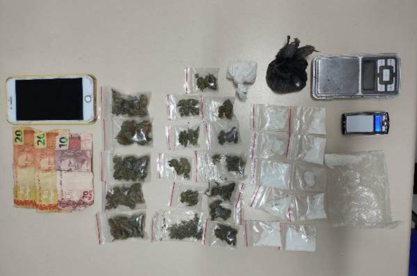Homem é preso por tráfico de drogas em Serrinha