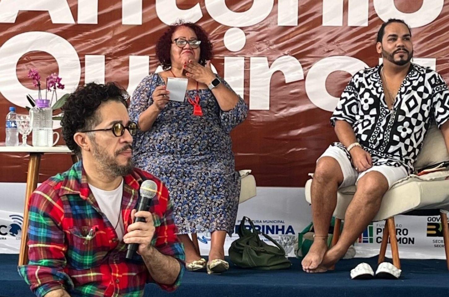Jean Wyllys debate Fake News na Felis e apresenta casos reais de danos causados por mentiras