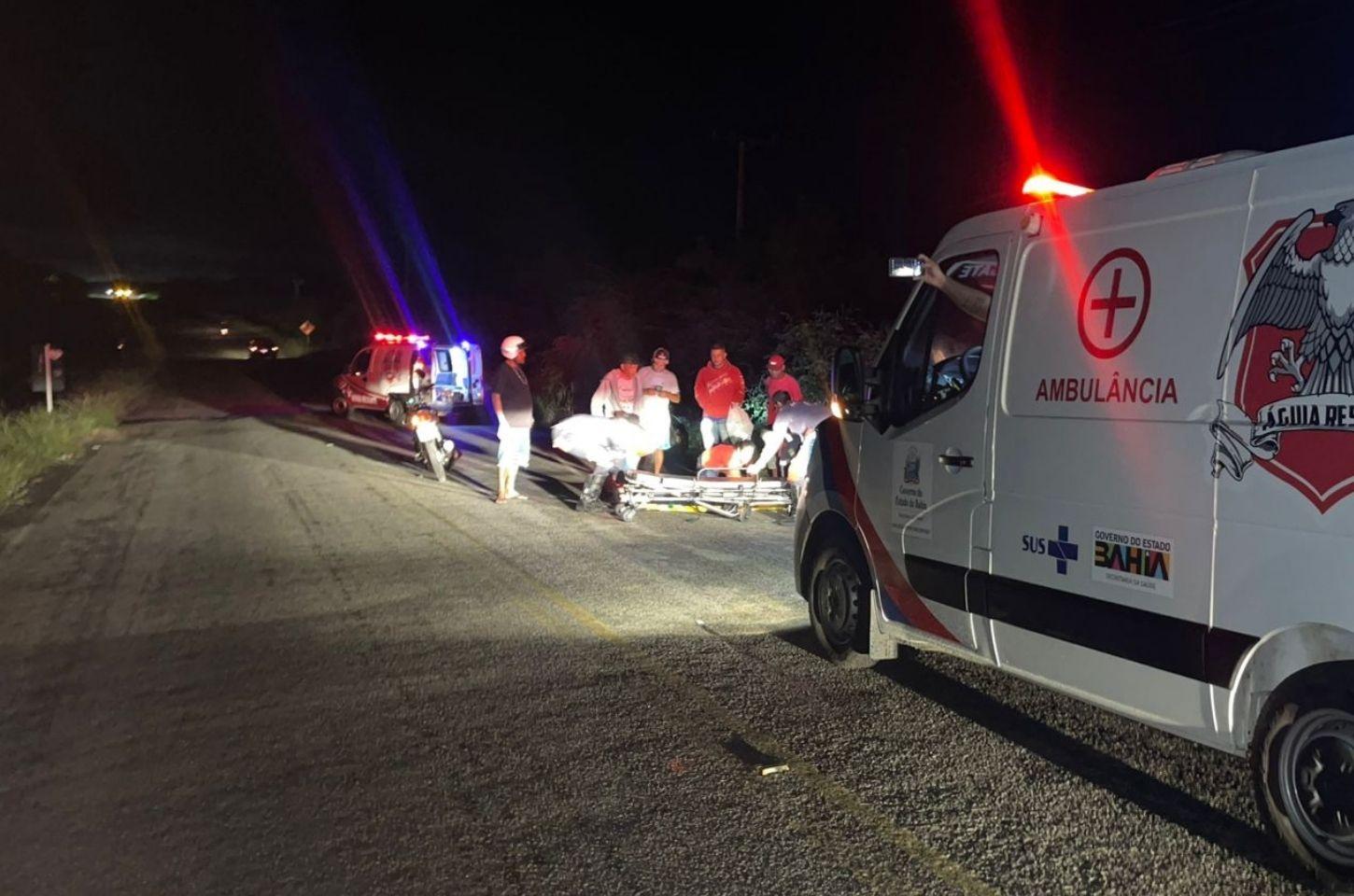 Motocicleta atropela cachorro e passageiro fica gravemente ferido na BA-411 em Coité