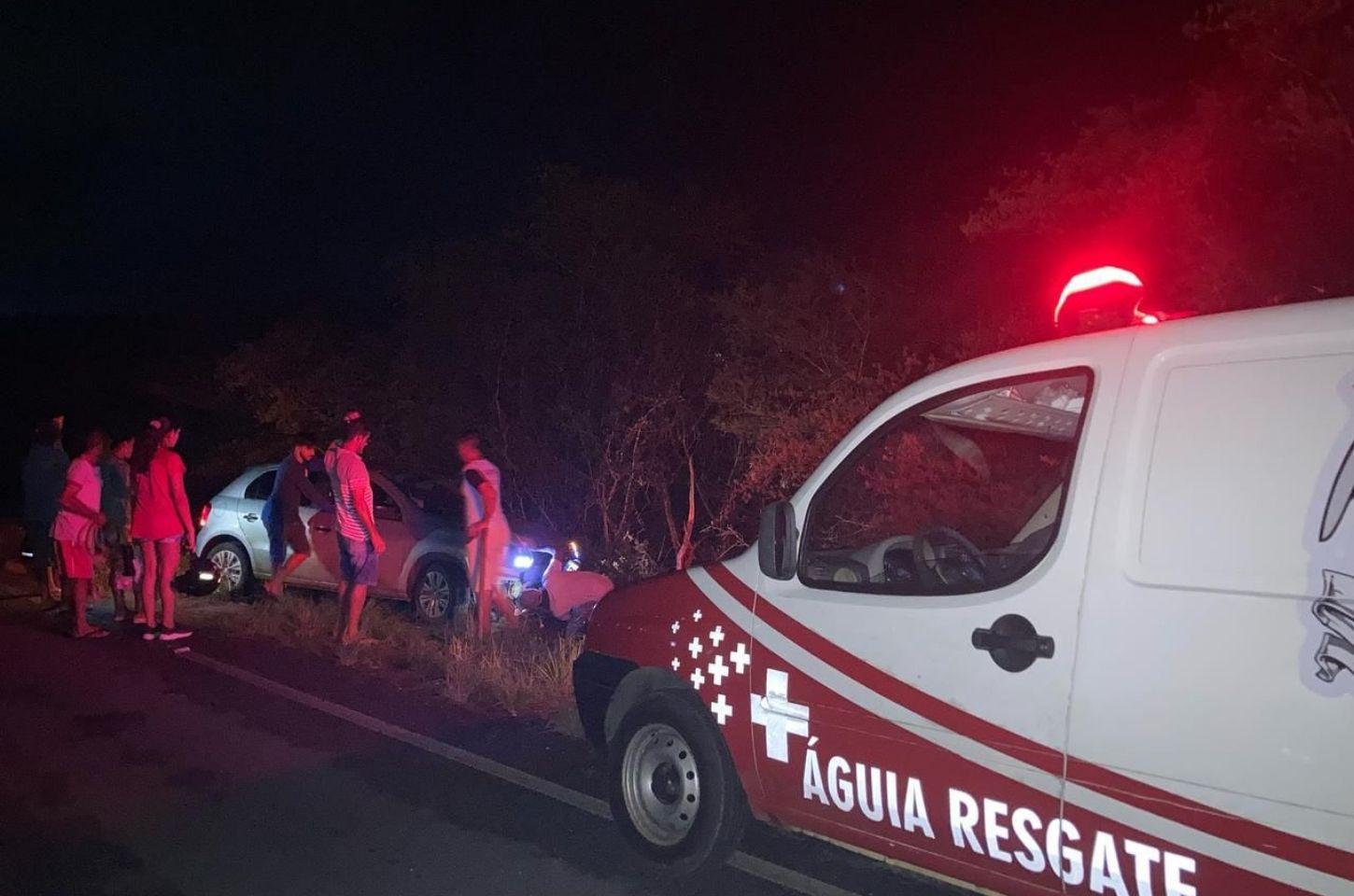 Motorista perde controle de veículo e desce ribanceira na BA-409 entre Coité e Serrinha