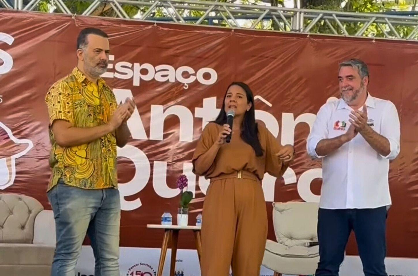 Secretária de Educação visita a Felis e destaca força da cidade na política do livro