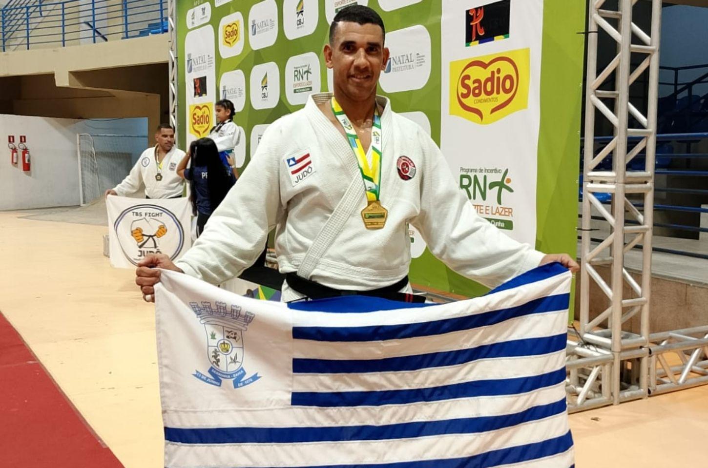 Atleta de Serrinha conquista título nacional e garante vaga no Mundial de Judô na França