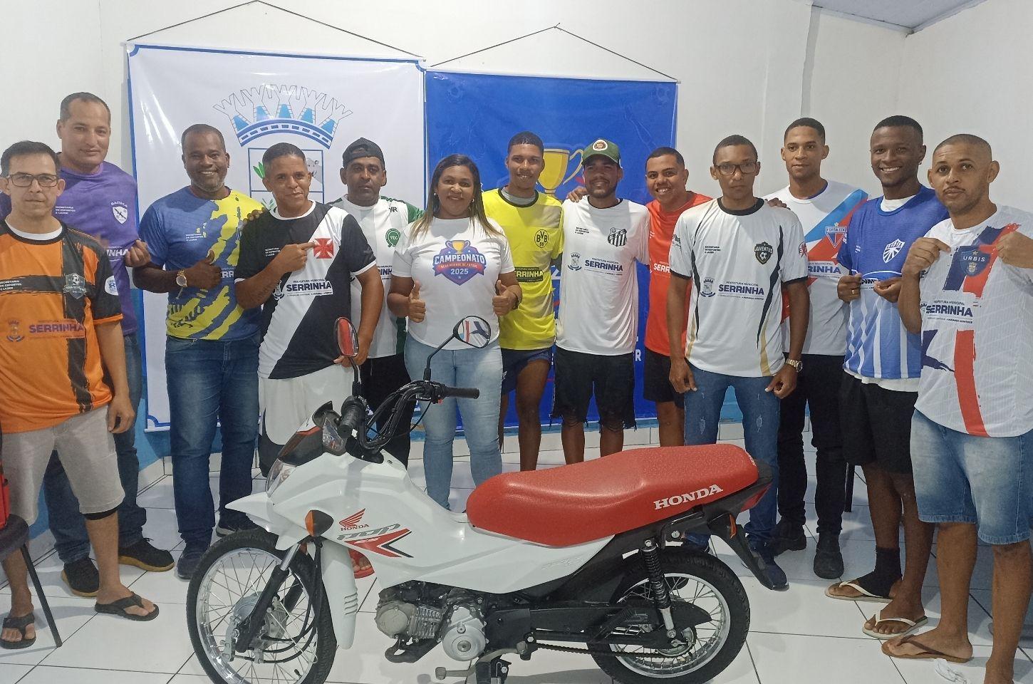Com uniformes entregues, Serrinhense de Futsal 2025 começa nesta sexta
